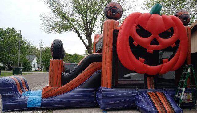 Giant Pumpkin Bounce House (15W 25L 16T) - Image 2